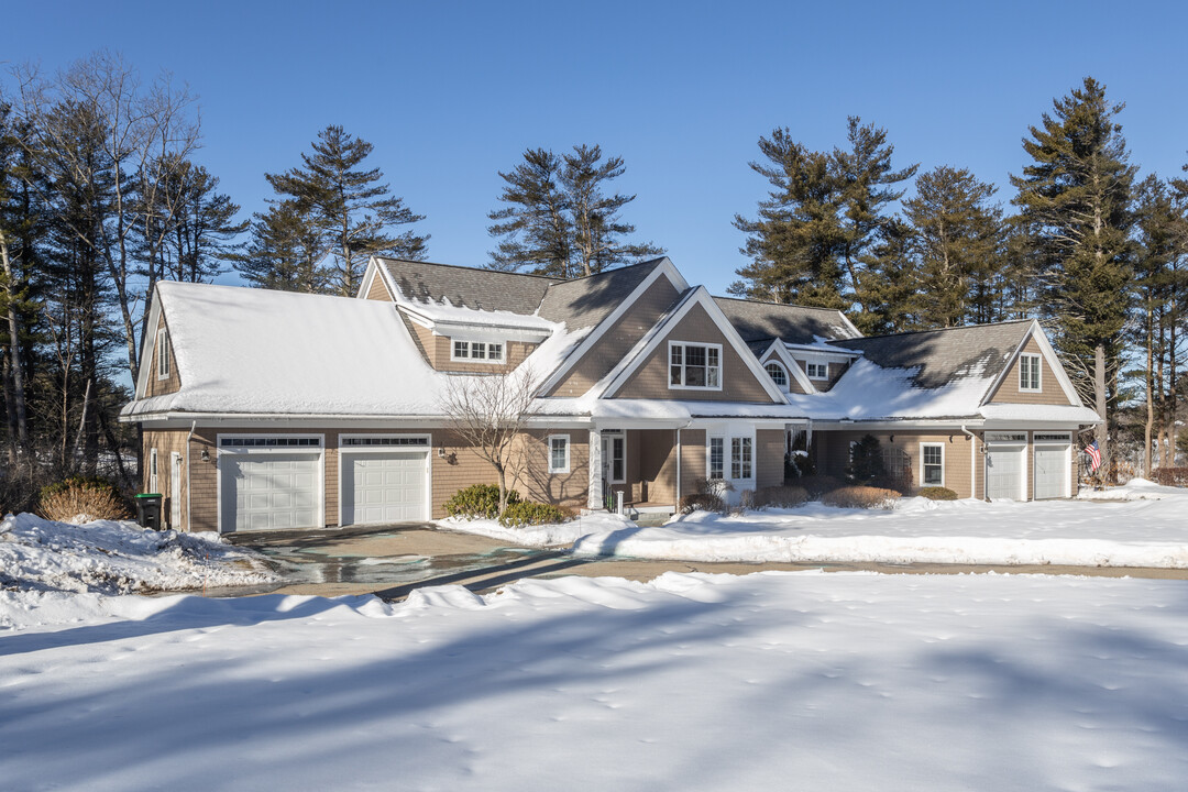 Shephard's Cove in Kittery, ME - Building Photo