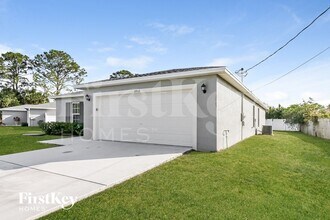 3959 SW Halcomb St in Port St. Lucie, FL - Building Photo - Building Photo