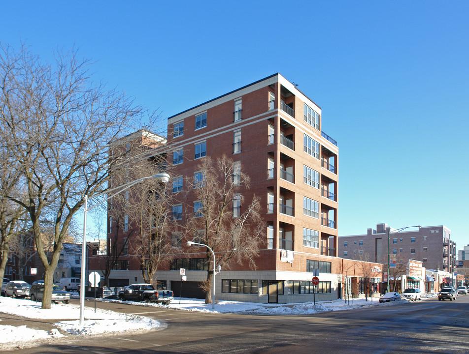 The Greenmore in Chicago, IL - Building Photo