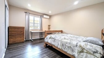 1299 W 37th Dr in Los Angeles, CA - Building Photo