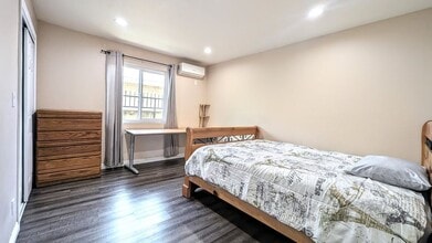 1299 W 37th Dr in Los Angeles, CA - Building Photo - Building Photo