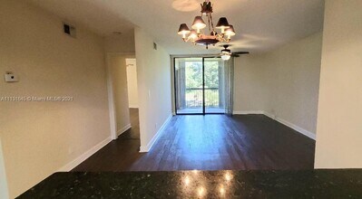 5701 Riverside Dr-Unit -201B in Coral Springs, FL - Building Photo - Building Photo