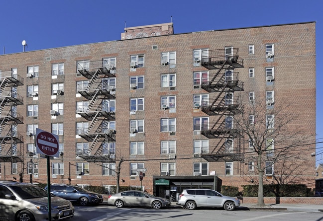 93-35 Lamont Ave in Flushing, NY - Foto de edificio - Building Photo