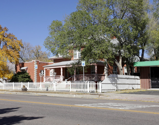 1604-1610 W Colorado Ave in Colorado Springs, CO - Building Photo - Building Photo