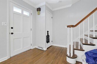 136 Johnson Rd in Scarsdale, NY - Building Photo - Building Photo