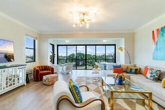 7040 Pelican Bay Blvd in Naples, FL - Building Photo - Building Photo