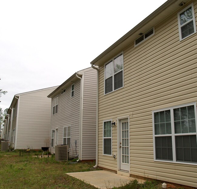 257 Lossie Ln in Mcdonough, GA - Foto de edificio - Building Photo