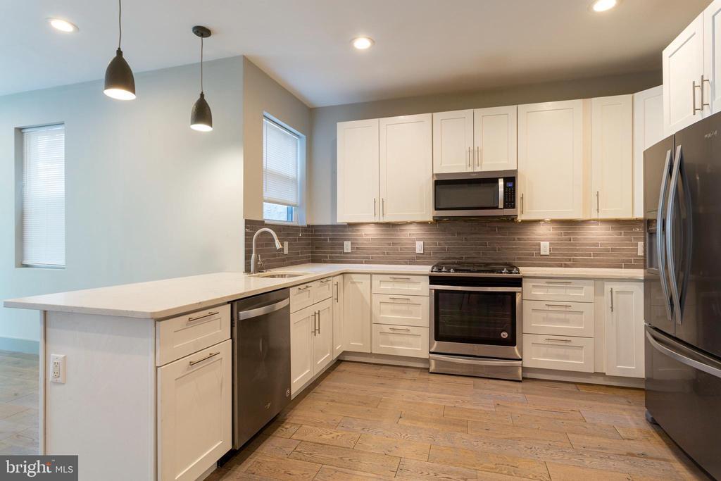 1533 N 33rd St in Philadelphia, PA - Building Photo