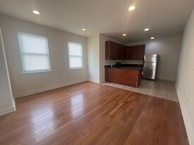 1930 N 17th St in Philadelphia, PA - Building Photo