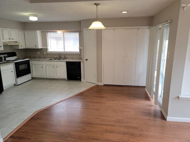 12400 Overbrook Ln-Unit -45C in Houston, TX - Building Photo - Building Photo