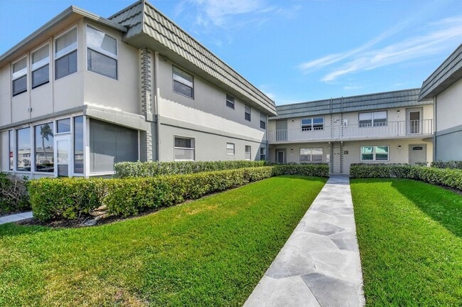581 Monaco Way in Delray Beach, FL - Building Photo - Building Photo