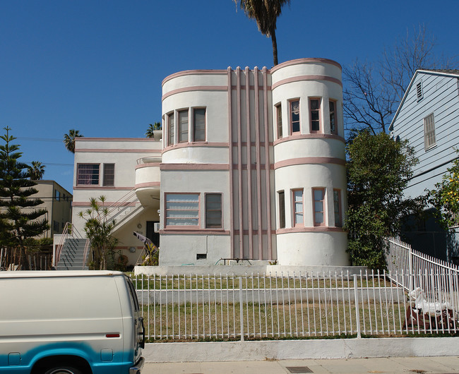 837 N Alexandria Ave in Los Angeles, CA - Building Photo - Building Photo