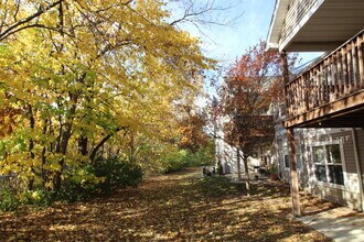 1411 Heatherwood Ln in Ann Arbor, MI - Building Photo - Building Photo