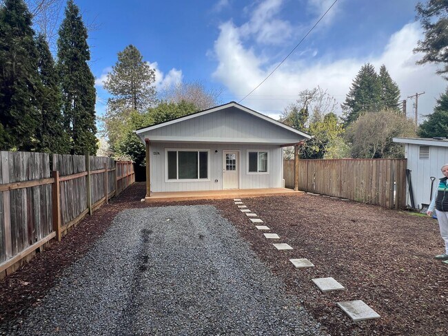 137 Briarcliff Dr-Unit -137 A Briarcliff Dr in Eugene, OR - Building Photo - Building Photo