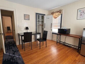 8 Marshall Rd in Arlington, NY - Building Photo - Building Photo