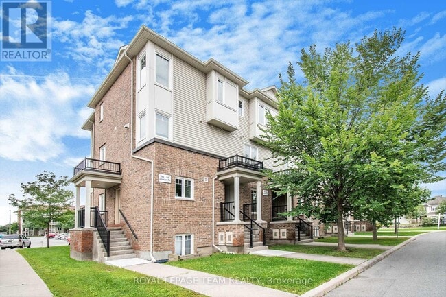 property at 164 Urbancrest Private