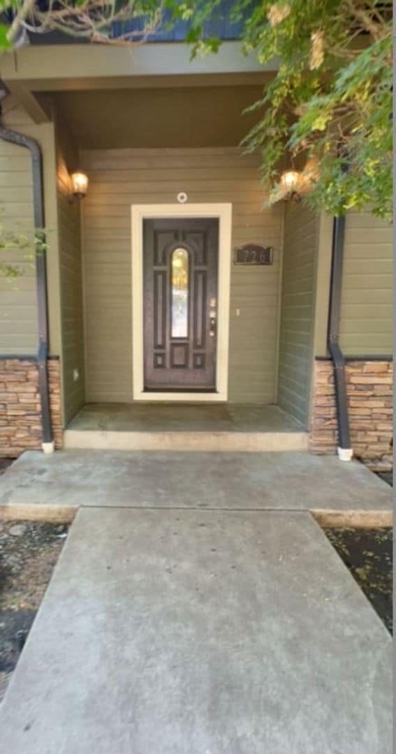 726 Lincoln Rd in Grants Pass, OR - Building Photo - Building Photo