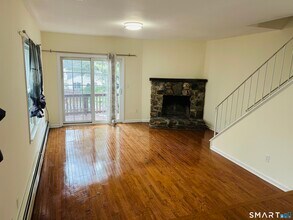 82 Sunrise Ave in Fairfield, CT - Building Photo - Building Photo