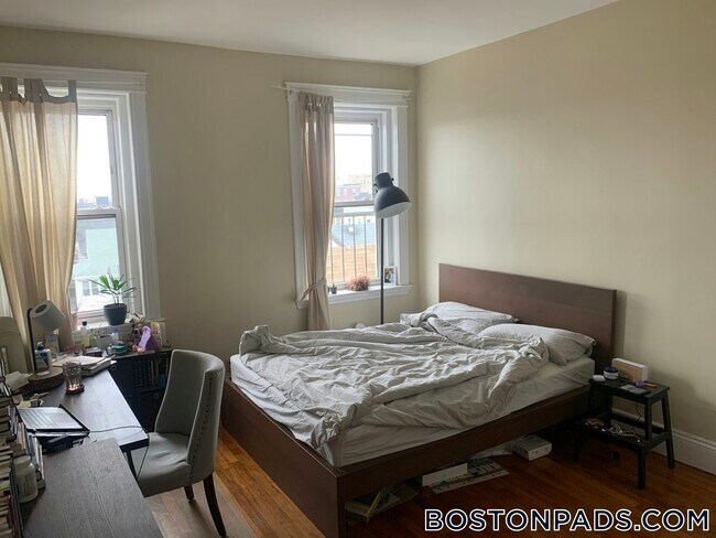 1189 Commonwealth Ave in Boston, MA - Building Photo - Building Photo