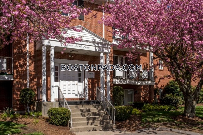 4 April Ln in Lexington, MA - Building Photo - Building Photo