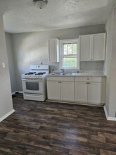 622 E 29th St, Unit B in Anderson, IN - Foto de edificio - Building Photo