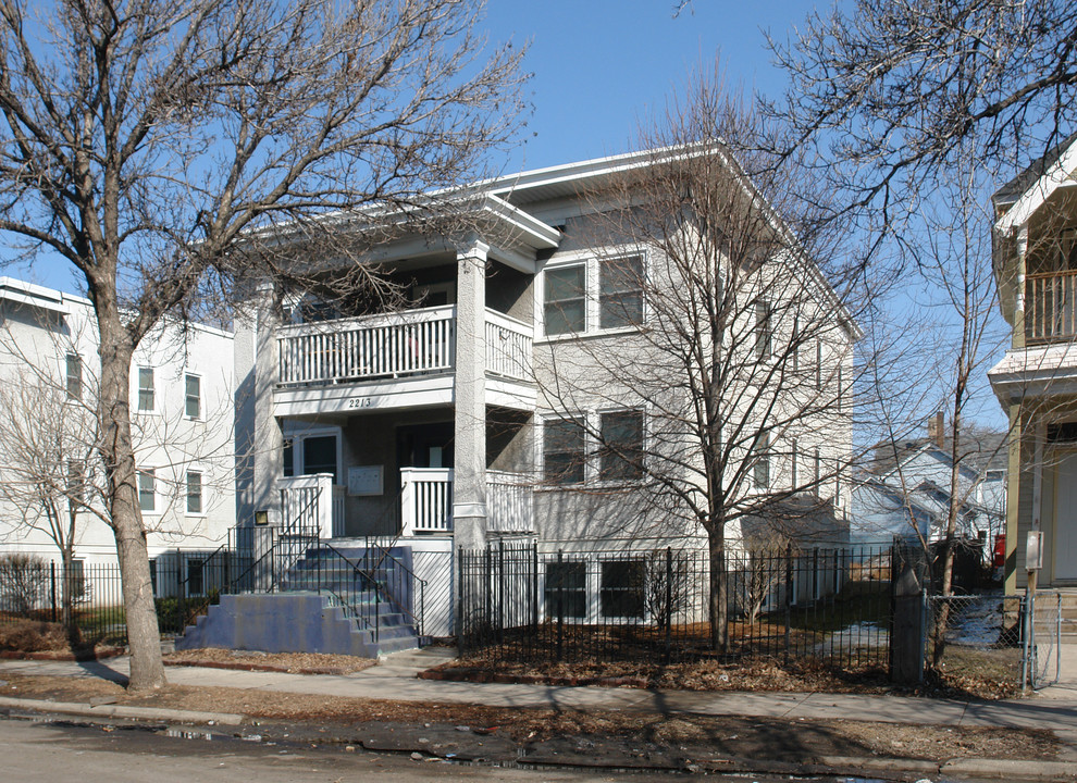 The Howards in Minneapolis, MN - Building Photo