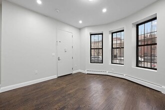 1578 Eastern Pky in Brooklyn, NY - Foto de edificio - Building Photo