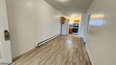 239 S 8th St in Newark, NJ - Building Photo - Building Photo