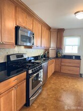 27 Rector Ave in Woodbridge Township, NJ - Building Photo - Building Photo