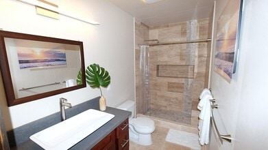 4720 Aukai Ave in Honolulu, HI - Building Photo - Building Photo