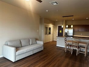 1100 W Trinity Mills Rd in Carrollton, TX - Building Photo - Building Photo