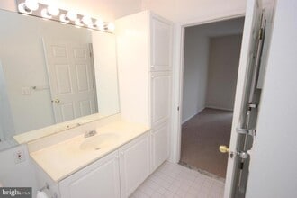 7000 Falls Reach Dr in Falls Church, VA - Building Photo - Building Photo