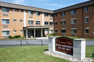 Montgomery House in Gaithersburg, MD - Foto de edificio - Building Photo