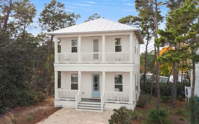 property at 318 Grande Pointe Cir