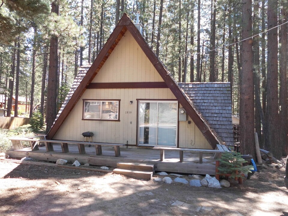 1939 Brule St in South Lake Tahoe, CA - Building Photo