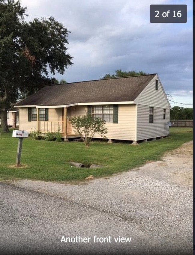 135 W Menard Rd in Duson, LA - Building Photo - Building Photo