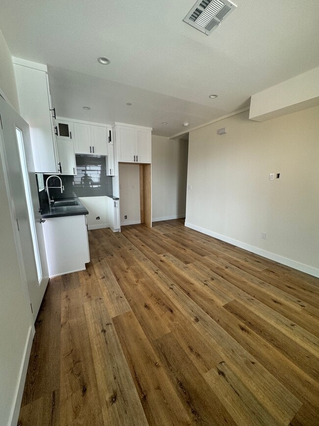 5875 Towne Ave in Los Angeles, CA - Building Photo - Building Photo