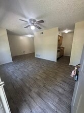 Haleigh Village I & II in Denton, TX - Foto de edificio - Building Photo