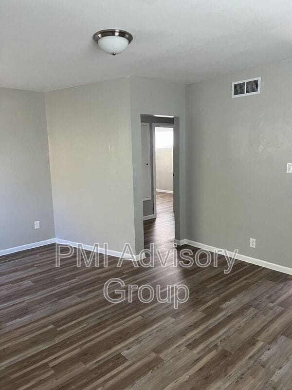 2618 SE Adams St in Topeka, KS - Building Photo - Building Photo