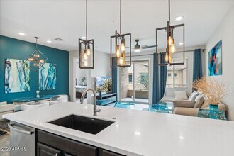 250 W Queen Creek Rd in Chandler, AZ - Building Photo - Building Photo