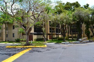 10855 SW 112th St in Miami, FL - Building Photo