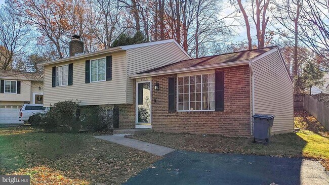property at 8465 Yellow Leaf Ct