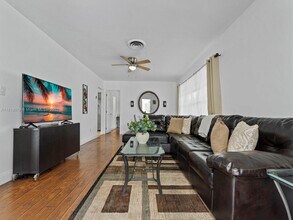 1418 N 16th Ave in Hollywood, FL - Building Photo - Building Photo