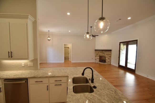 1155 Sanctuary Dr in Brandon, MS - Building Photo - Building Photo