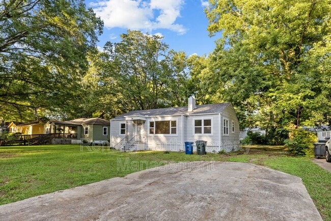 property at 829 Meadowbrook Dr