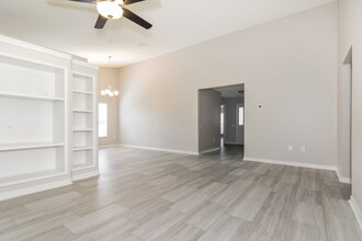 26808 Haverhill Dr in Lutz, FL - Building Photo - Building Photo