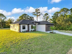 1601 Clark Ave in Lehigh Acres, FL - Building Photo - Building Photo