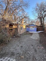 2202 Rosendo Garcia Rd SW in Albuquerque, NM - Building Photo