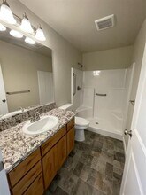 1841 Hubbard Ln-Unit -2 in Grants Pass, OR - Foto de edificio - Building Photo