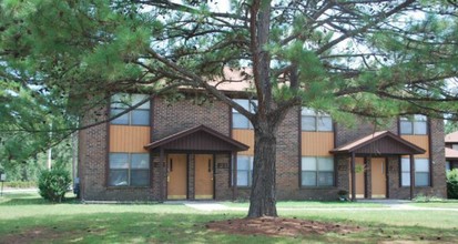 Wedgewood Apartments in Hinesville, GA - Foto de edificio - Building Photo